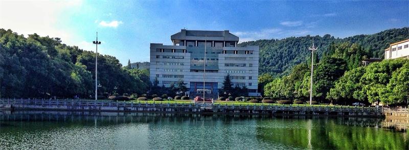 中南大学校景